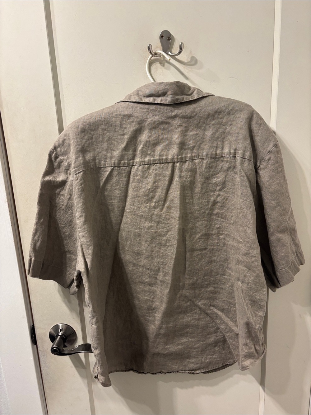 H&M Relaxed Button-Front 100% Linen Shirt in Taupe - Picture 3 of 3